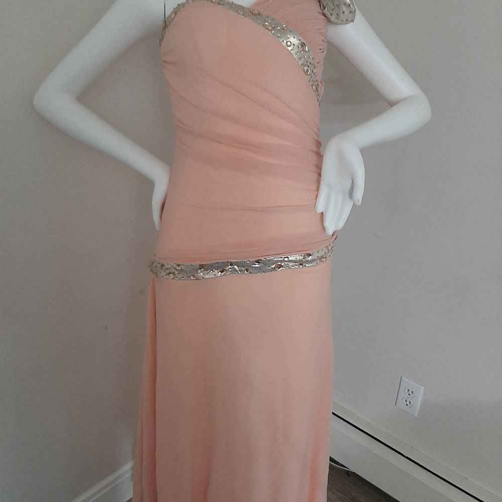 Dresses - Picture 10 of 10